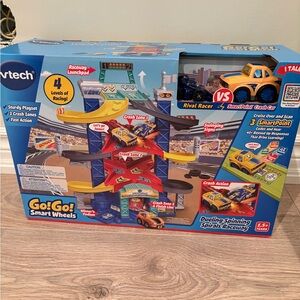 VTech Go! Go! Smart Wheels Dueling Spirals Raceway - New and Unused